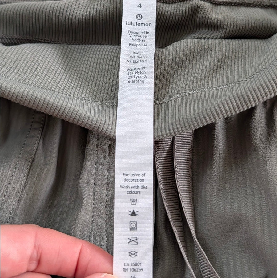 Lululemon Dance Studio Crop *25" Pants Womens 4 Green Mid-rise Cropped