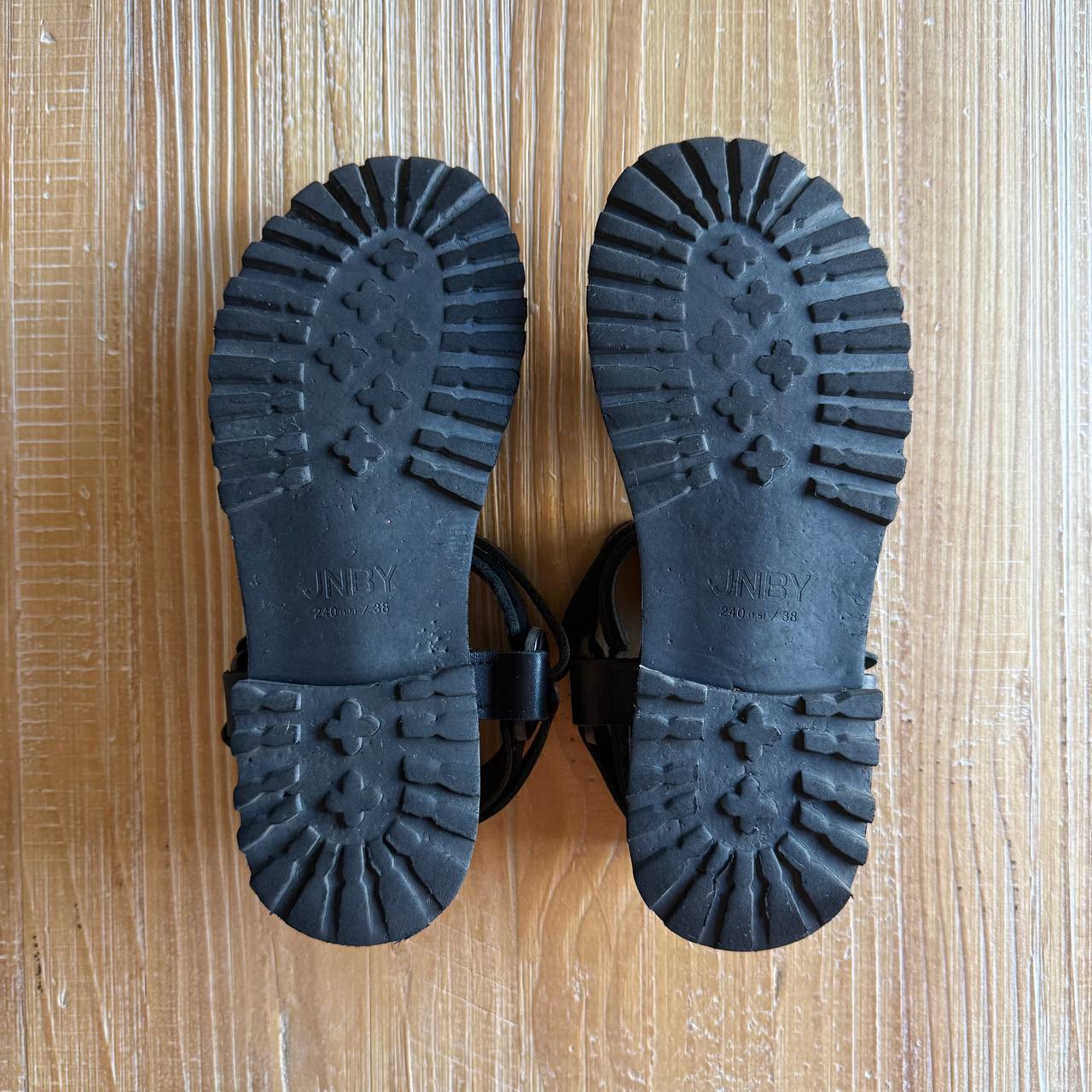 JNBY Sandals Womens Eu 38/US 7.5 Black Leather Strappy Open Toe 7H35A004