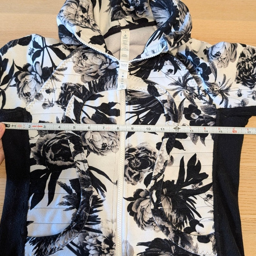 Lululemon W4C84S Floral Brisk Bloom Calm & Cozy Full Zip Hooded Jacket, size 4