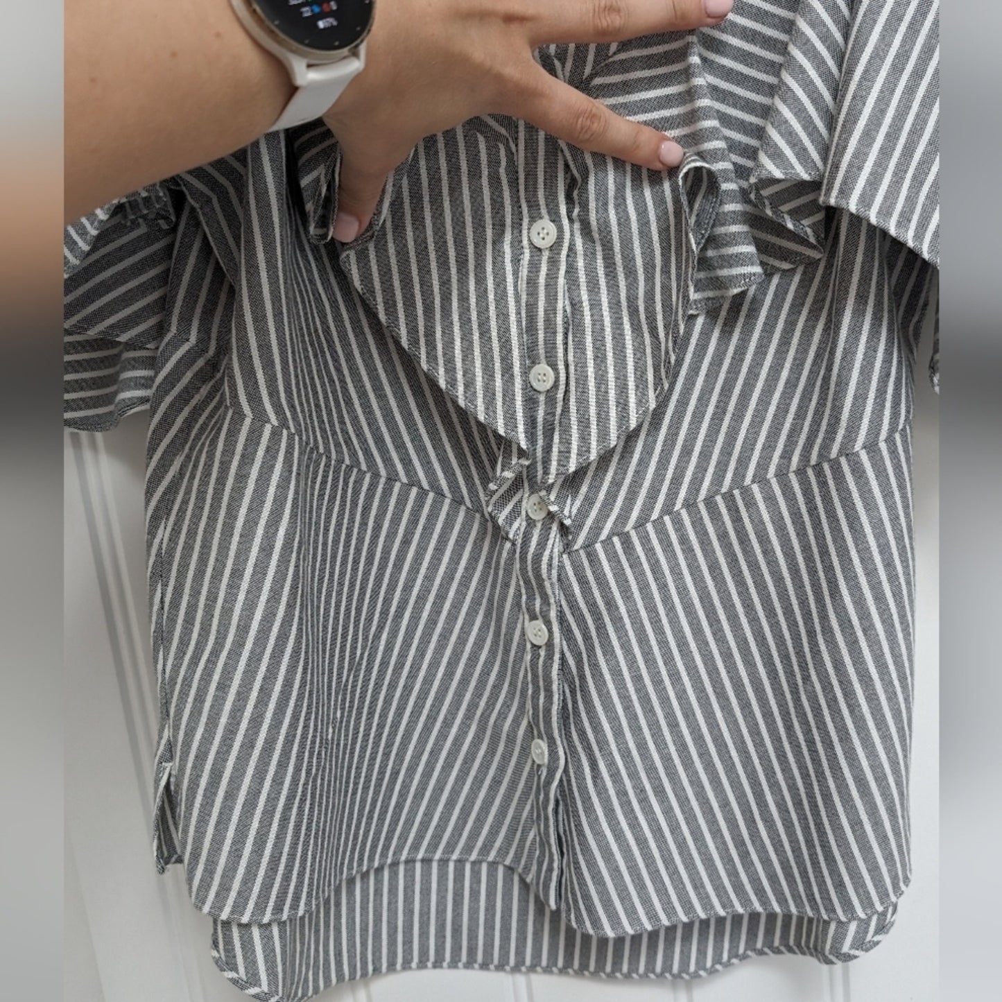 Veronica Beard Grant Cold Shoulder Gray/White V-Neck Button Striped Top, size 8