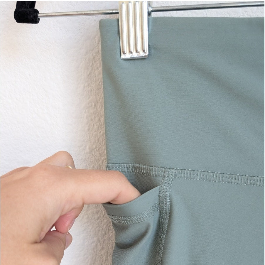 Sweaty Betty Mint Green Zero Gravity 7/8 Length Cropped Leggings, size 4-6