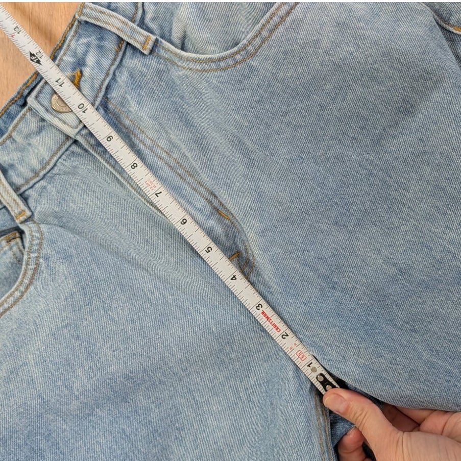 Frank And Oak Linda Balloon Fit High Rise Jeans in Light Wash Size 26