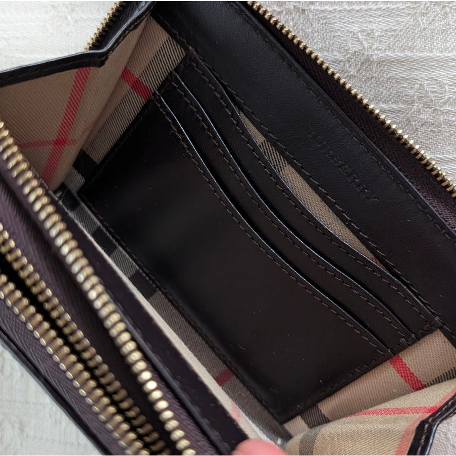 Burberry Vintage Leather Wallet with Chain Black Plaque Logo Bifold Rare