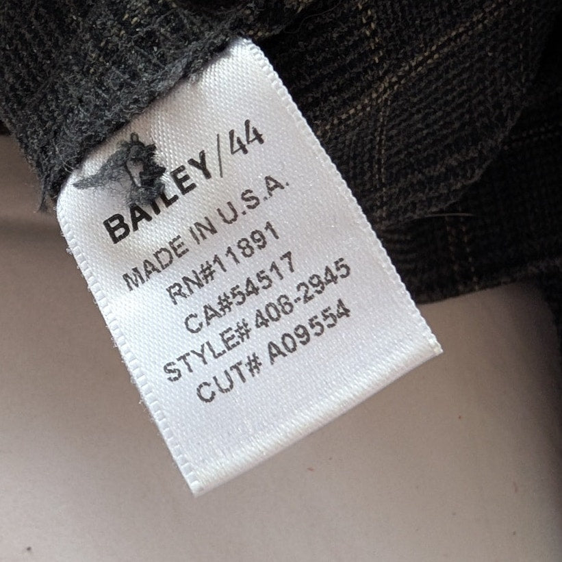 Bailey 44 Gray Cotton Check Plaid Straight Leg Ankle Trouser Pants, size 6