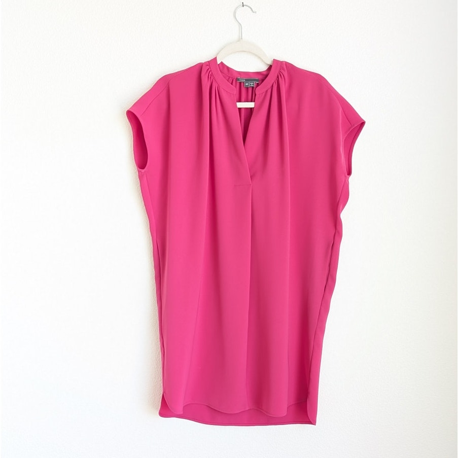 Vince. Pink Split Neck Short Sleeve Blouse Relaxed Fit Dress, size XS