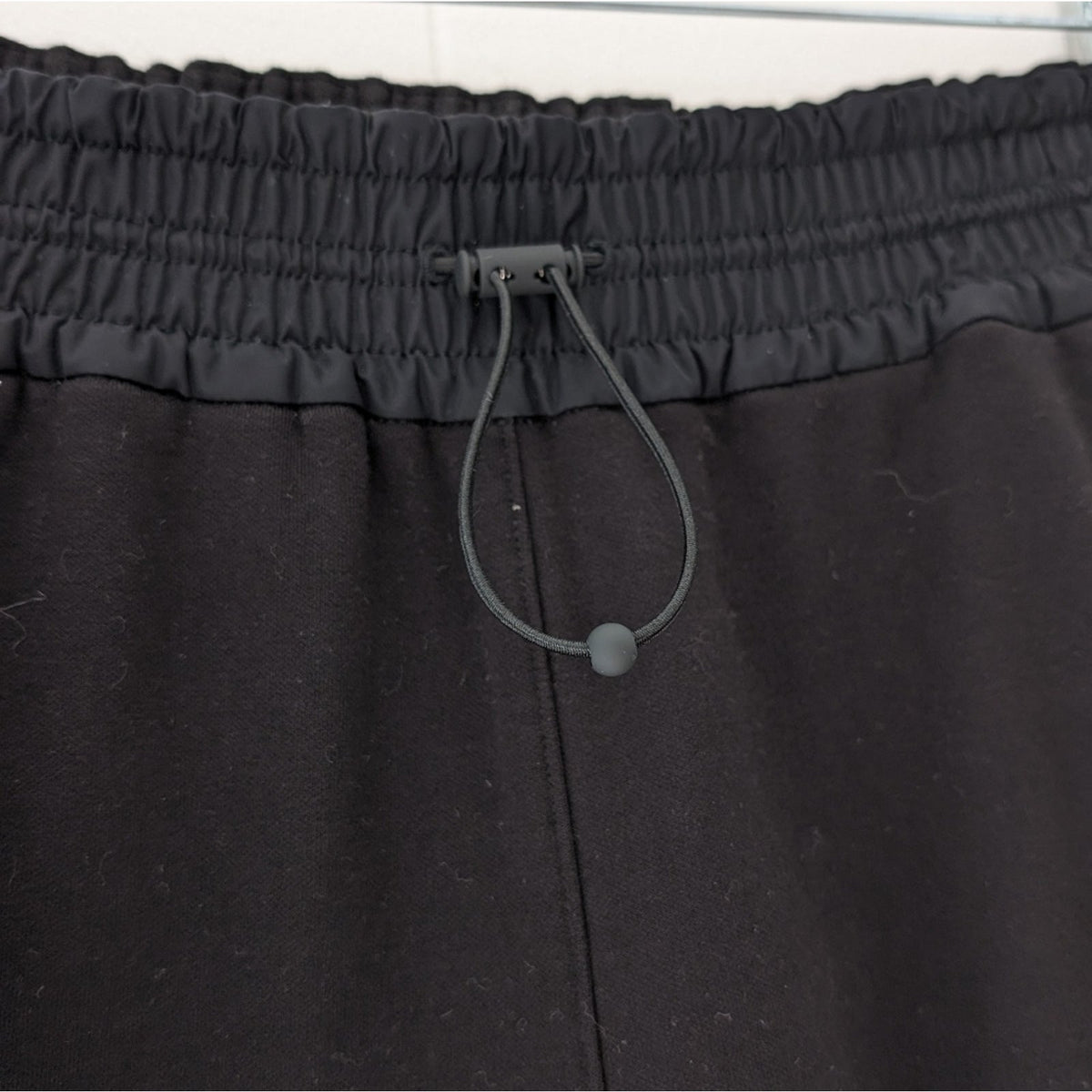 Athleta Triumph Hybrid Black Wide Leg Crop Athleisure Pants, size XS