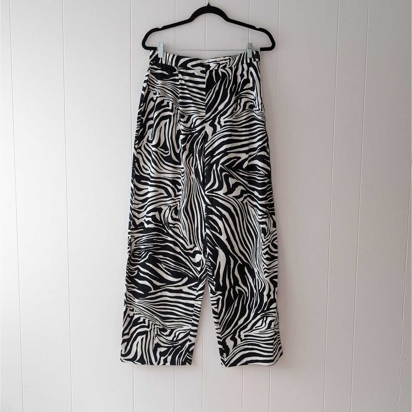 NWT Anthropologie Corey Lynn Black/White Zebra Striped Wide Leg Pants, size M