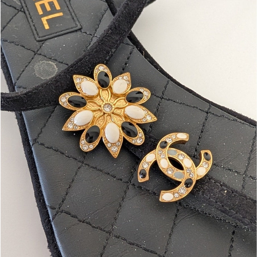 Chanel Thong Sandals G45025 Womens EU40/US9 Black/Gold Leather Strap Floral Logo