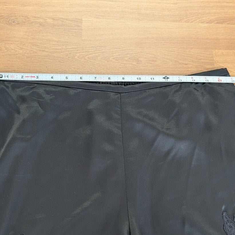 Reformation Fern Mini Shorts Womens 12 Black Satin Lace Detail Mid-rise