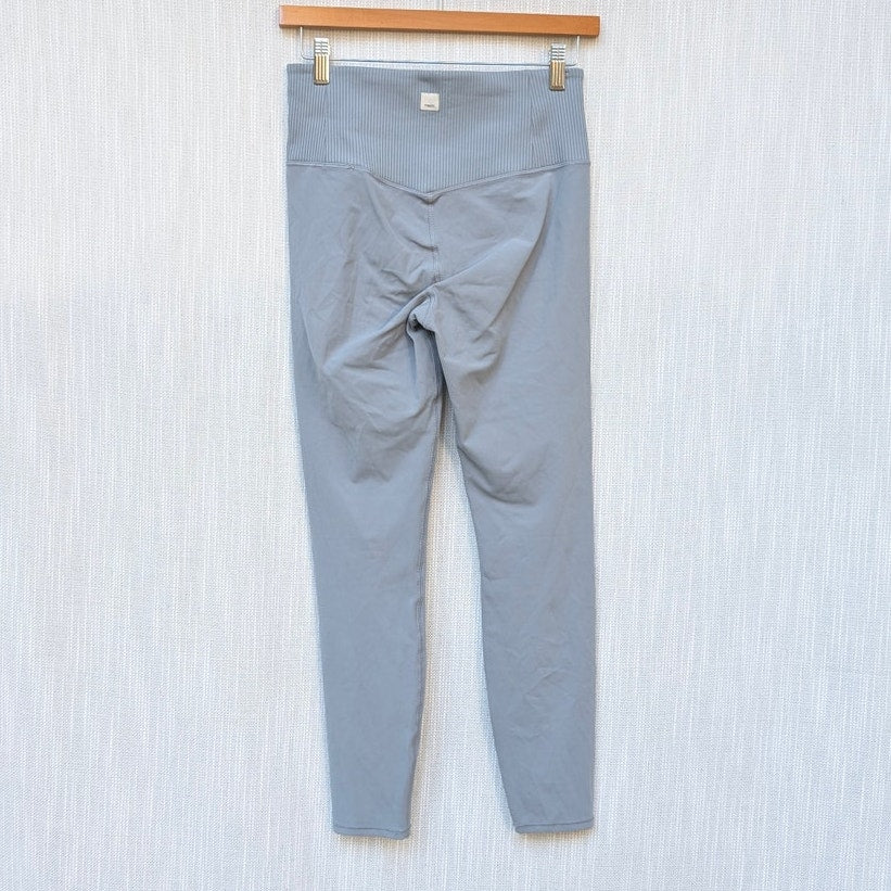 Vuori Studio Pocket Stride Mid-rise Cropped Leggings in Light Blue, size S-M