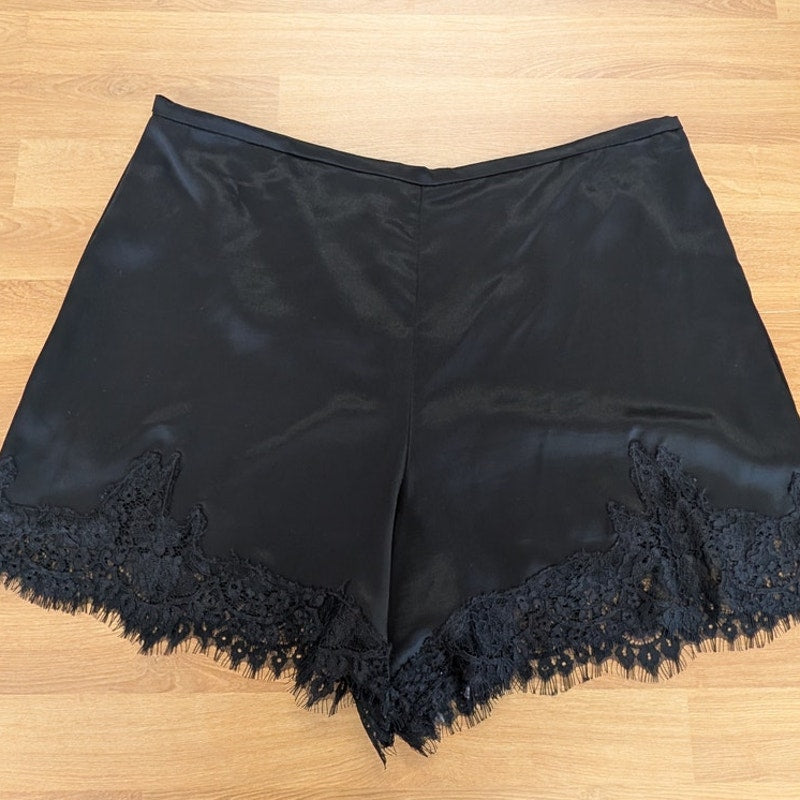 Reformation Fern Mini Shorts Womens 12 Black Satin Lace Detail Mid-rise