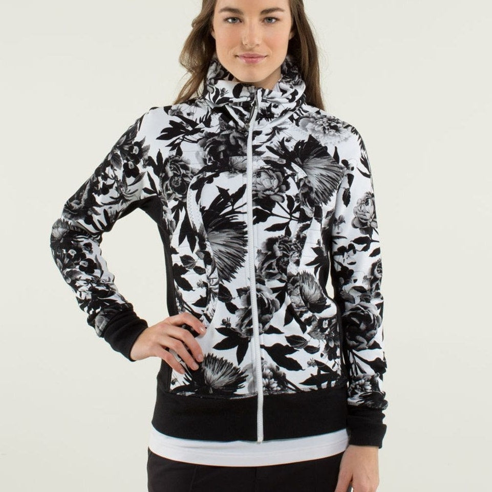 Lululemon W4C84S Floral Brisk Bloom Calm & Cozy Full Zip Hooded Jacket, size 4