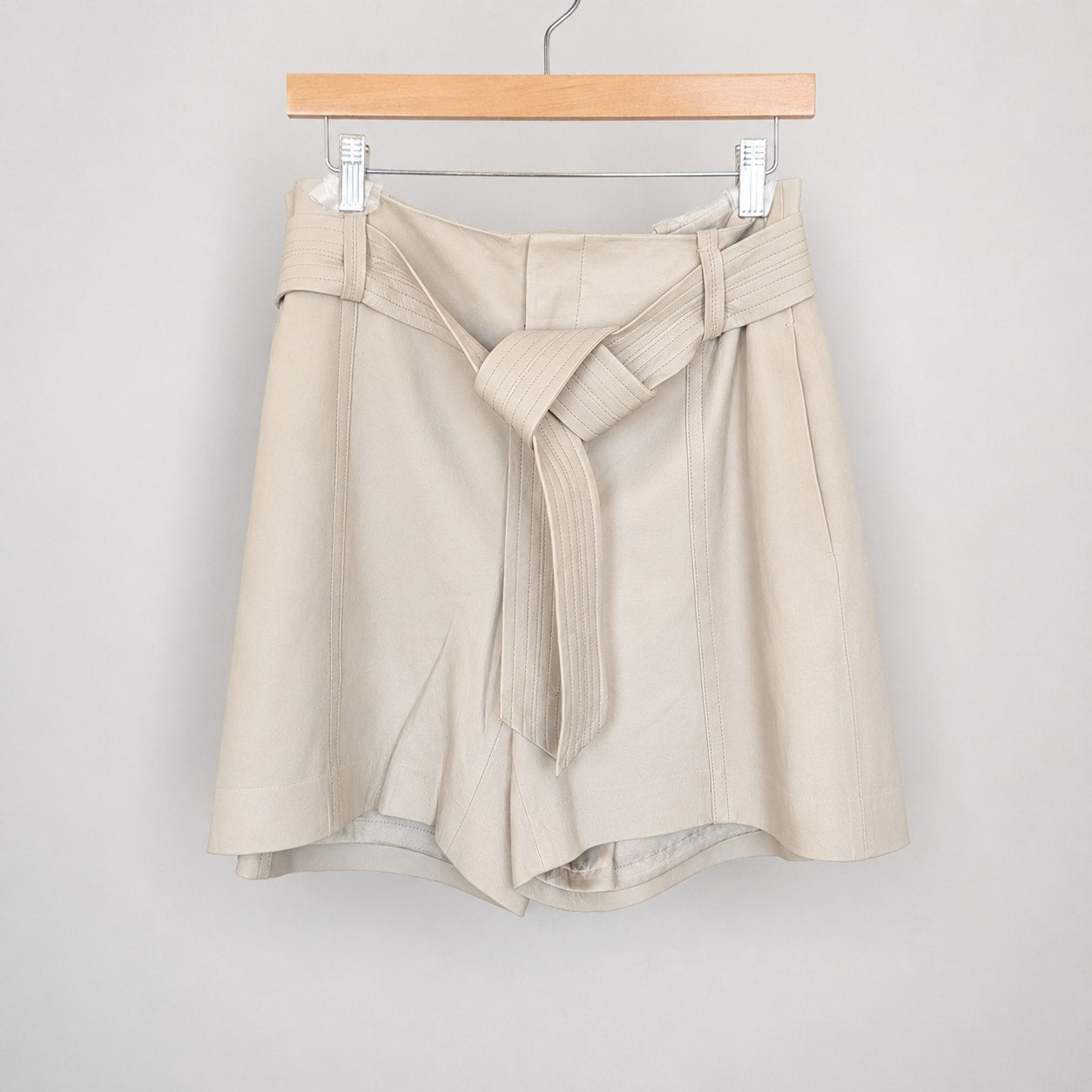 Vince Stitched-belt Lamb Leather Shorts Womens 10 Light Dove High-rise