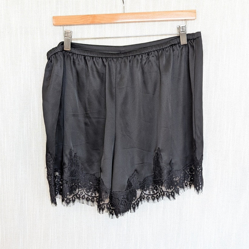 Reformation Fern Mini Shorts Womens 12 Black Satin Lace Detail Mid-rise