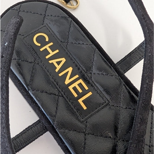 Chanel Thong Sandals G45025 Womens EU40/US9 Black/Gold Leather Strap Floral Logo