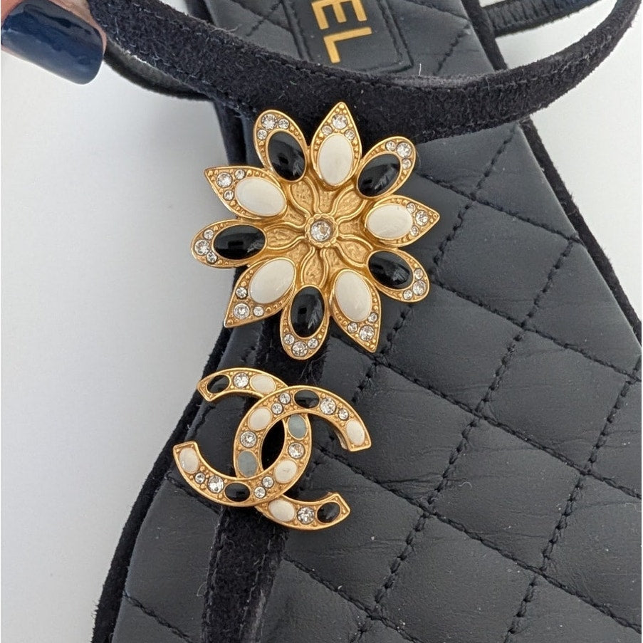 Chanel Thong Sandals G45025 Womens EU40/US9 Black/Gold Leather Strap Floral Logo