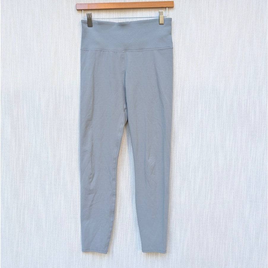 Vuori Studio Pocket Stride Mid-rise Cropped Leggings in Light Blue, size S-M