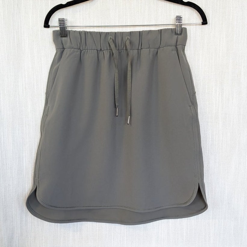 Lululemon On The Fly Woven Wrinkle-free Mini Skirt W8A87S Grey Sage Size 6