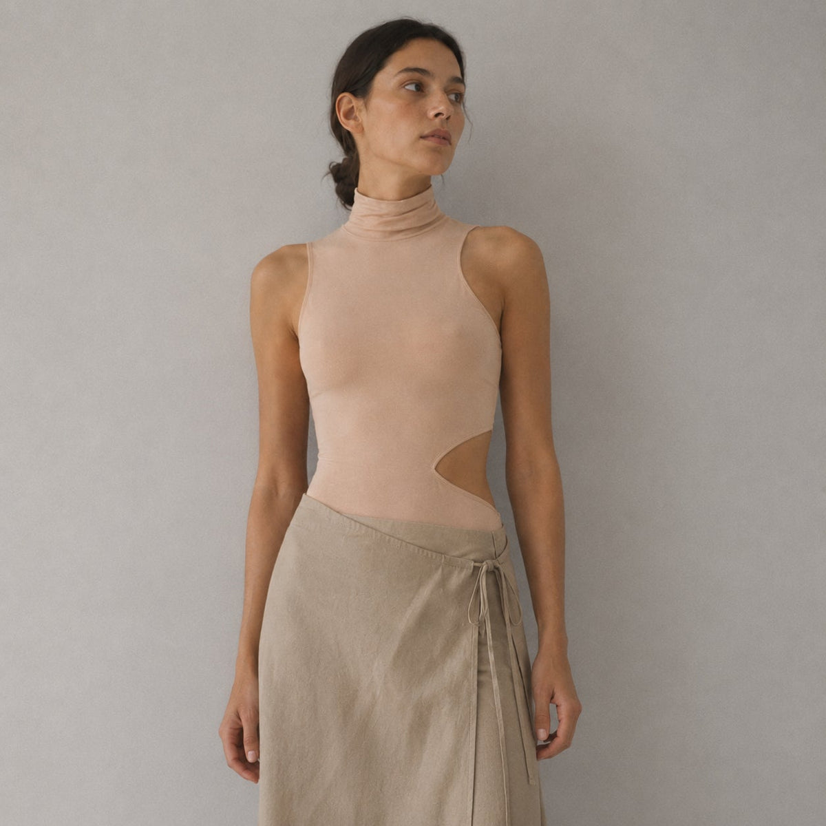 Wolford Warm Up Cutout Bodysuit Womens M Almond Tan Sleeveless One-Piece NWT