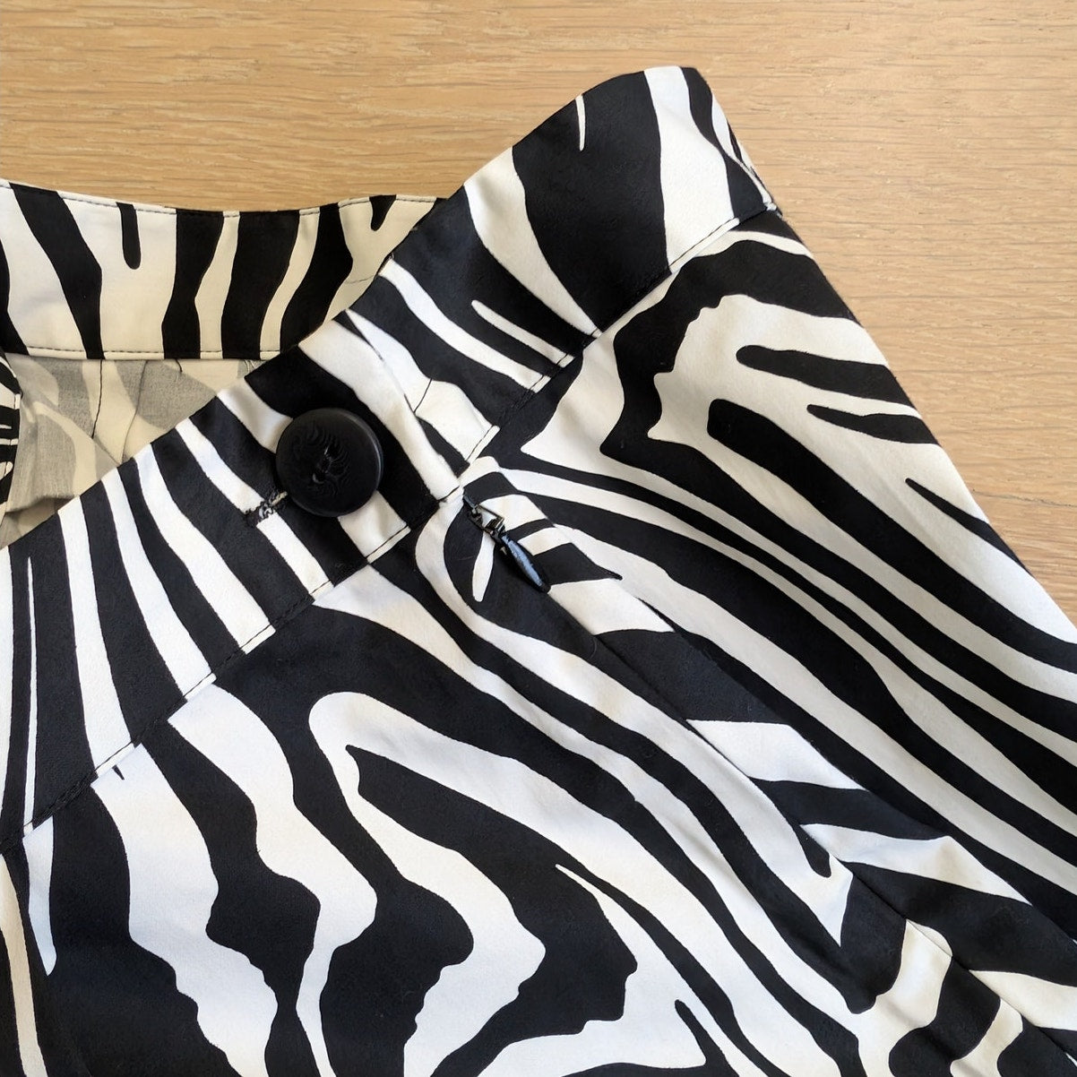 NWT Anthropologie Corey Lynn Black/White Zebra Striped Wide Leg Pants, size M