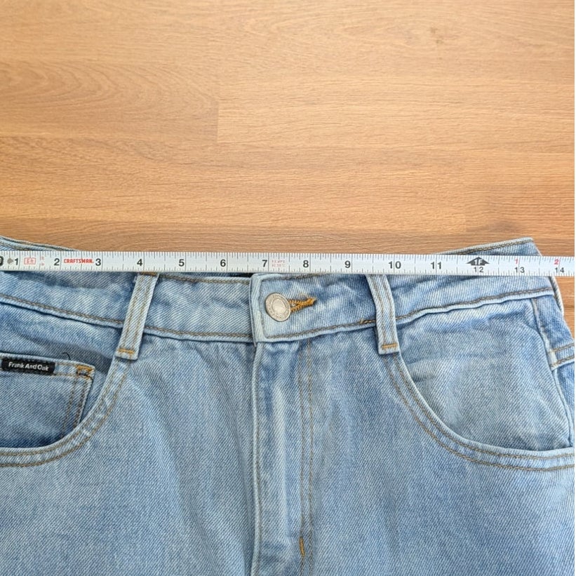 Frank And Oak Linda Balloon Fit High Rise Jeans in Light Wash Size 26