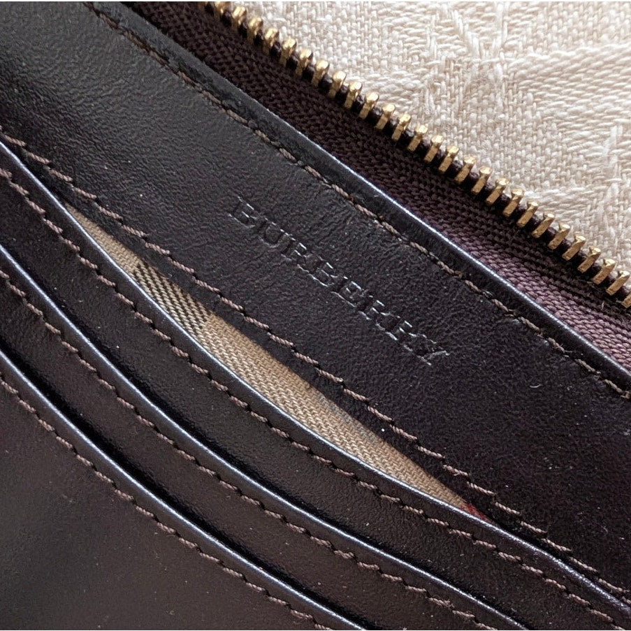 Burberry Vintage Leather Wallet with Chain Black Plaque Logo Bifold Rare