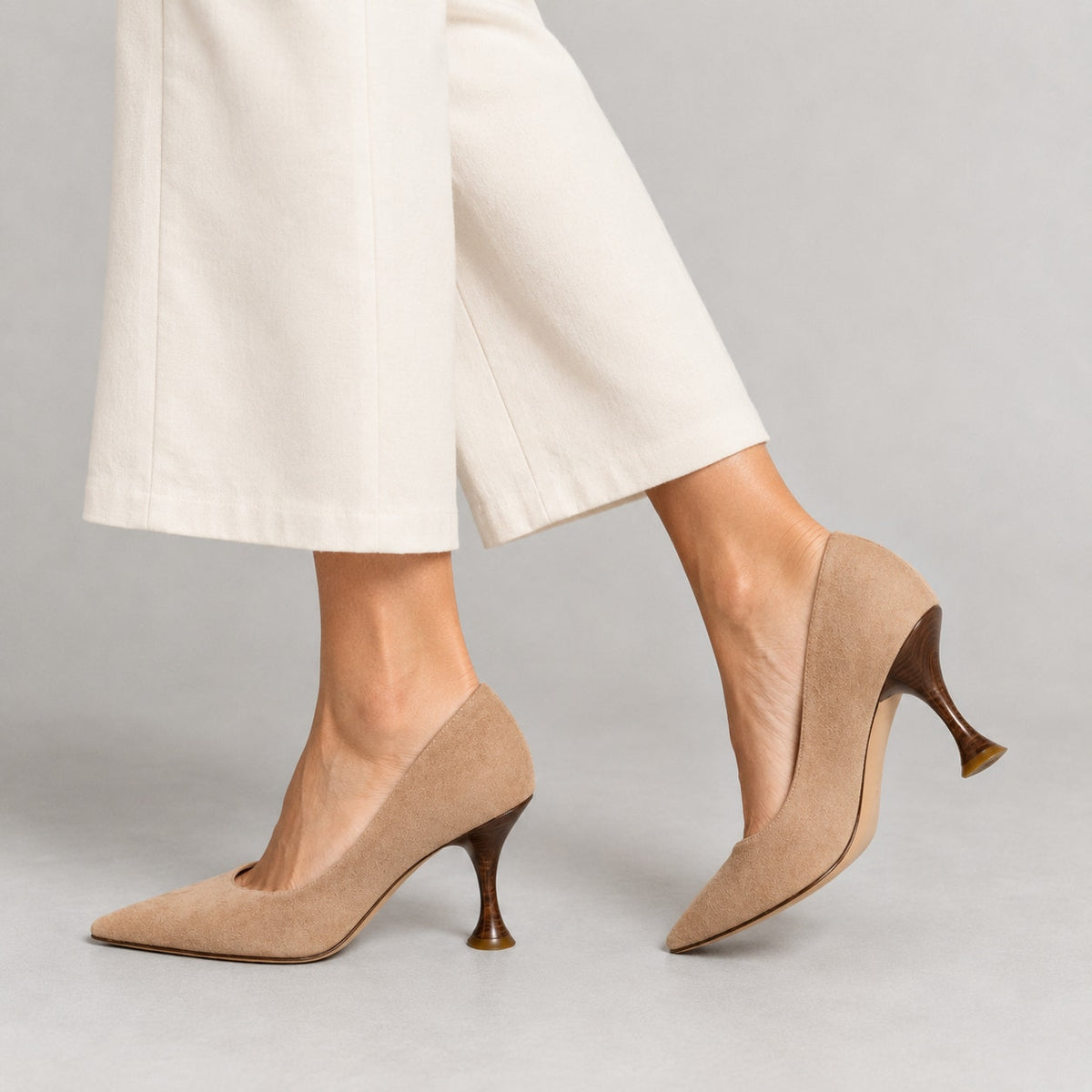 Burberry Leather Suede Pointed Toe Pumps Womens EU 39.5/US 9.5 Beige High Heel