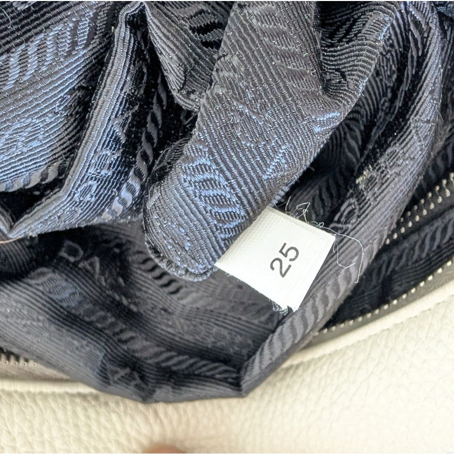 Prada Vitello Daino Leather Hobo Shoulder Bag Womens White Logo Zipper