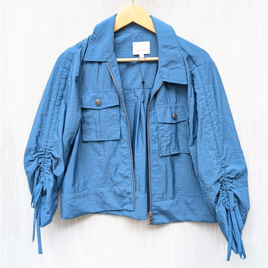 NWOT Cinq à Sept Blue Dale Nylon Gathered Sleeve Full Zip Short Jacket, size 6