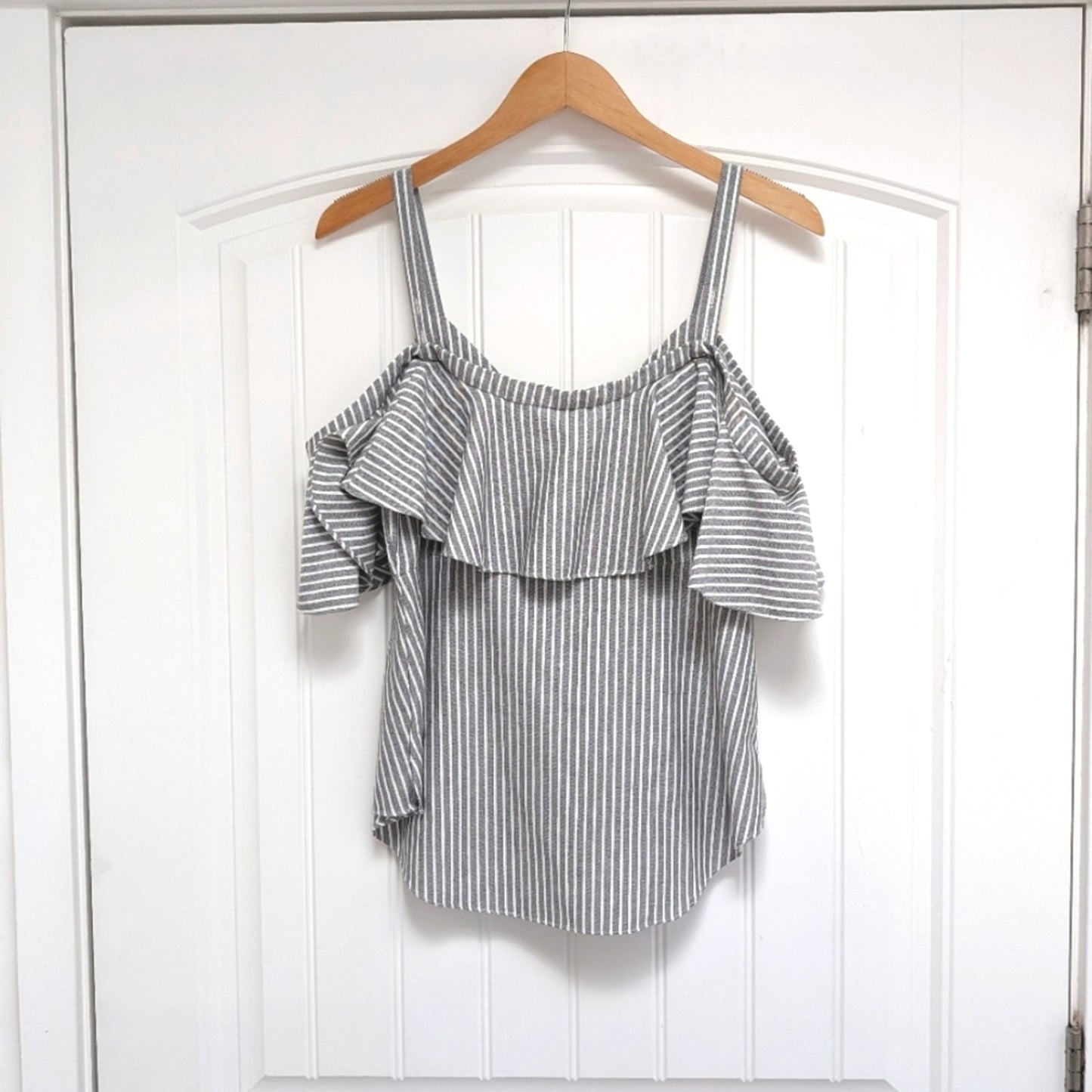 Veronica Beard Grant Cold Shoulder Gray/White V-Neck Button Striped Top, size 8
